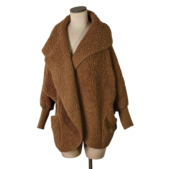 BB Collection Sweaters - BB Collection Fleece Kimono  W/Pockets , One Size, EUC